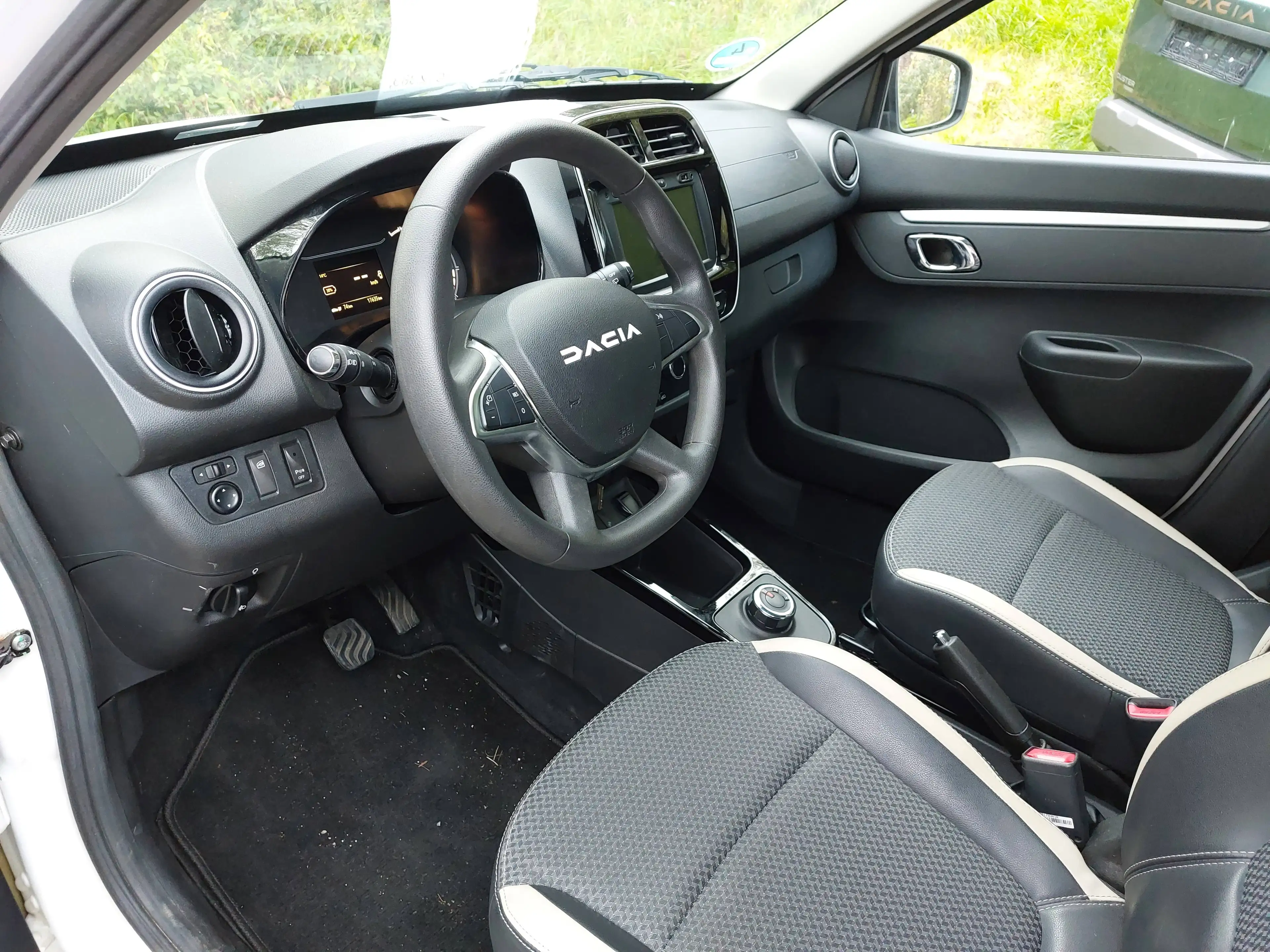 Dacia Spring Electric 45 ESSENTIAL CCS Servo Klima ZV DAB+ Blueth. — photo 10