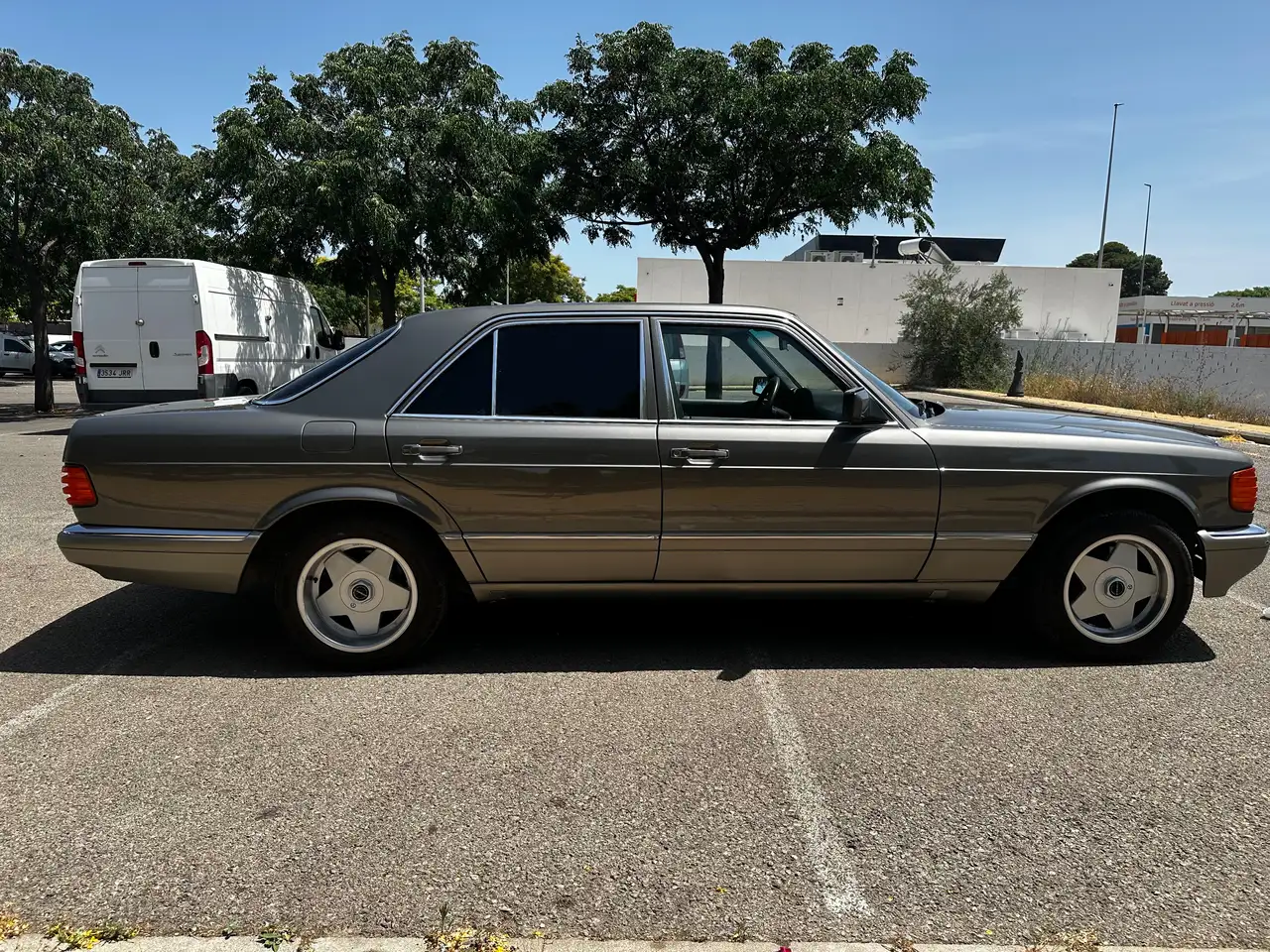 Mercedes-Benz 300 SE W126, foto 2