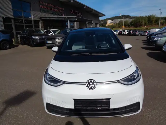 Volkswagen Id.3 view 2