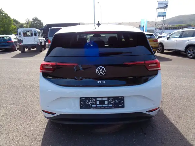 Volkswagen Id.3 view 5