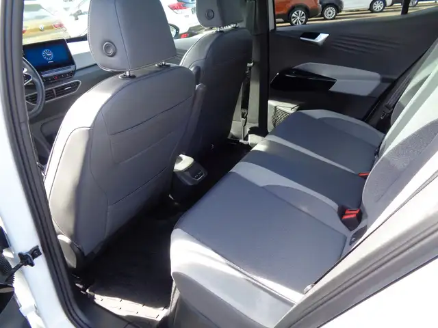 Volkswagen Id.3 view 9