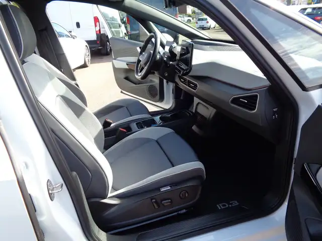 Volkswagen Id.3 view 14