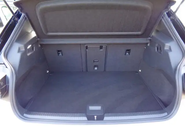 Volkswagen Id.3 view 10