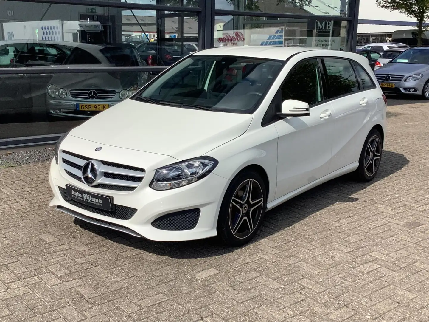 Mercedes-Benz B 180 achteruitrijcamera, airco, stoelverwarming, trekha Blanc - 2