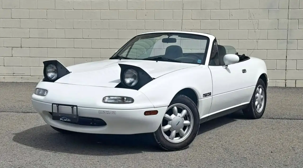 Mazda MX-5 Miata снимка Mazda MX-5 Miata