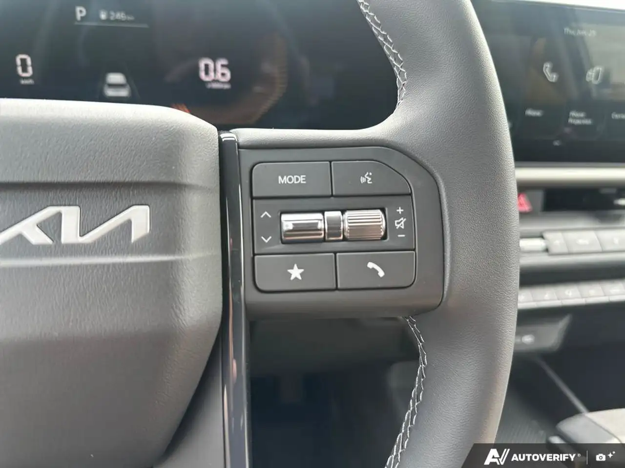 Kia Seltos снимка Kia Seltos
