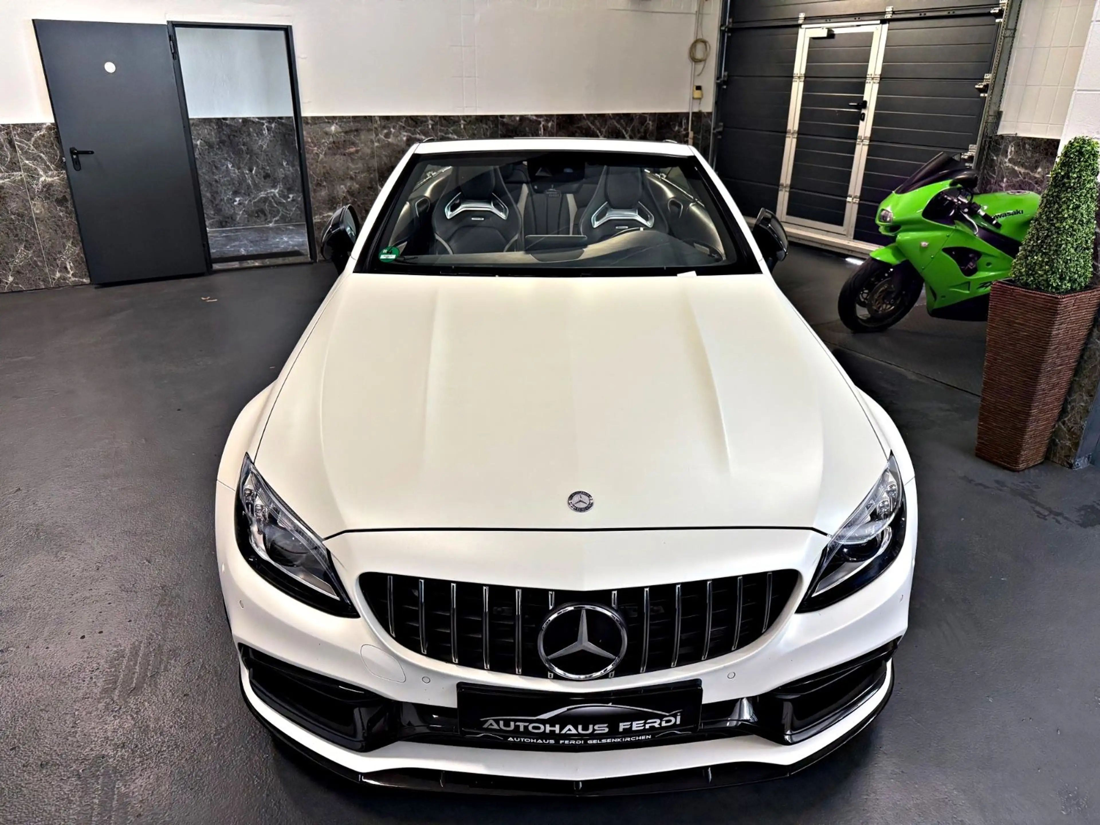 Mercedes-Benz C 63 AMG S Cabrio Performance Totwinkel Memory — photo 3