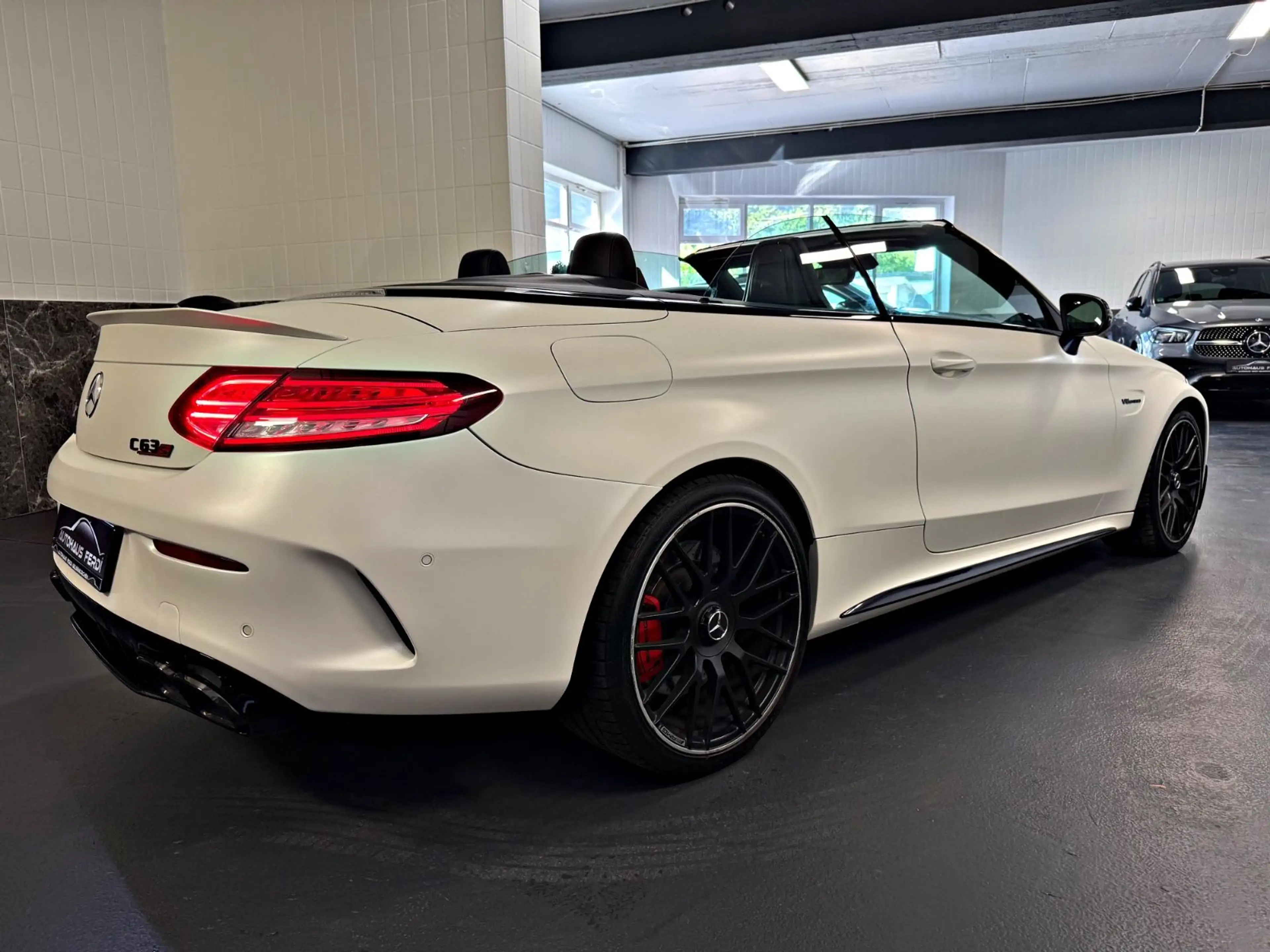 Mercedes-Benz C 63 AMG S Cabrio Performance Totwinkel Memory — photo 9