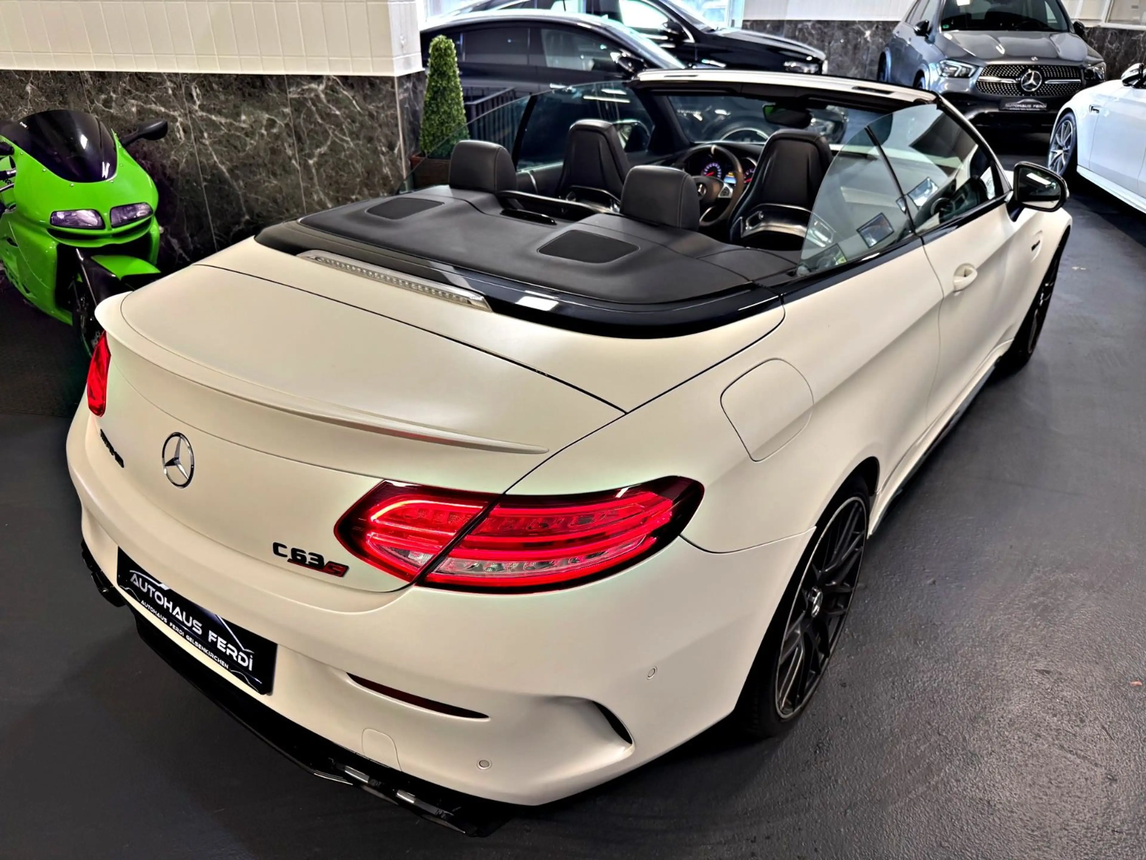 Mercedes-Benz C 63 AMG S Cabrio Performance Totwinkel Memory — photo 10