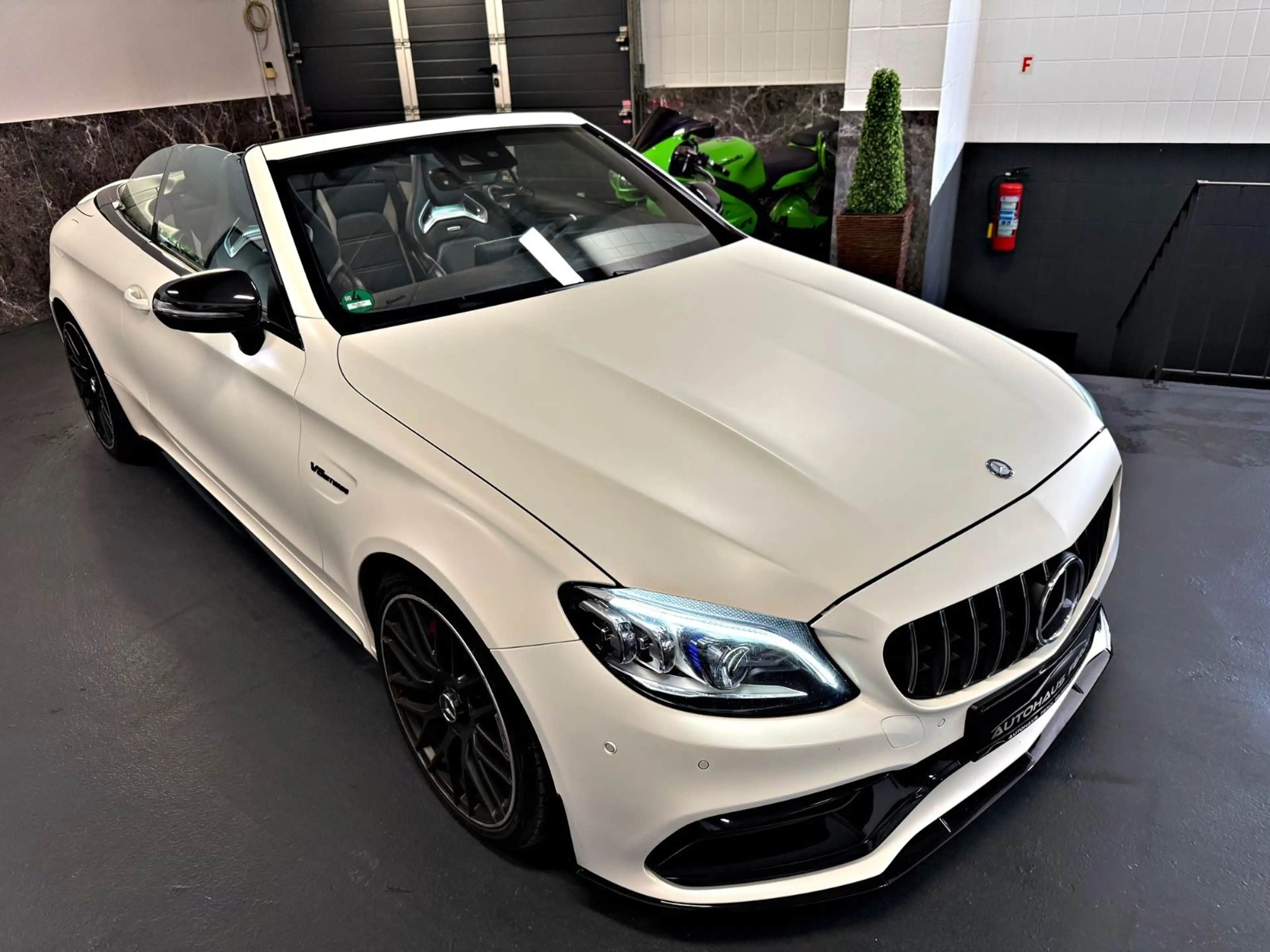 Mercedes-Benz C 63 AMG S Cabrio Performance Totwinkel Memory — photo 5