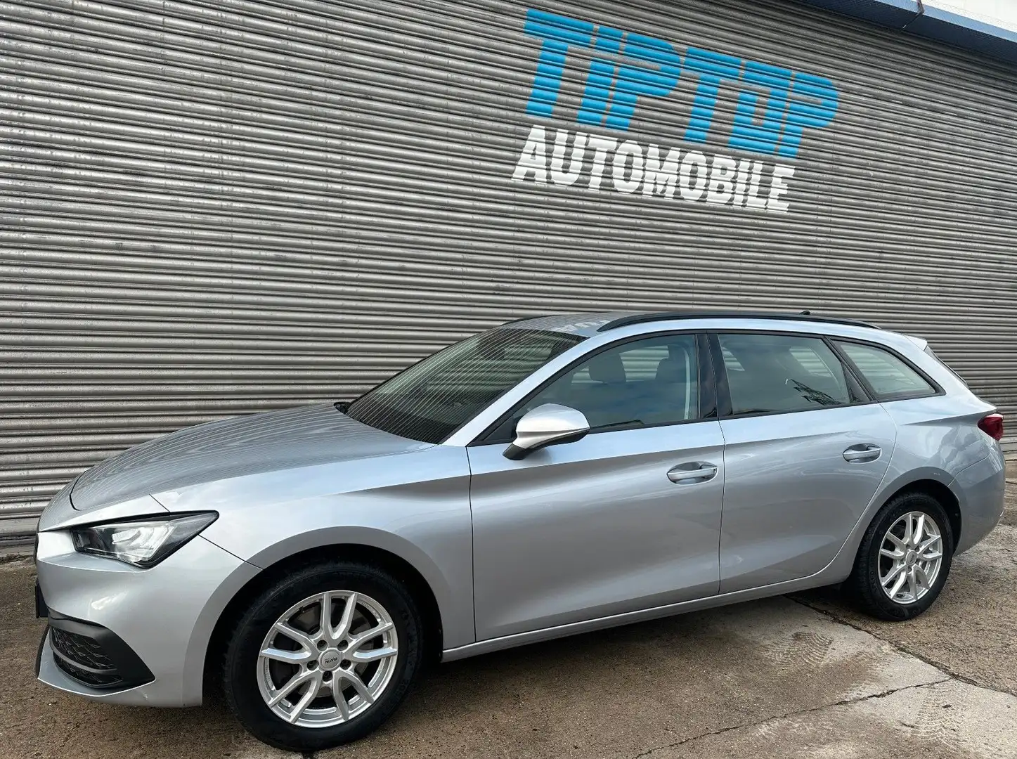 SEAT Leon Sportstourer Reference*LED*APPLE&ANDRIOD* Plateado - 1