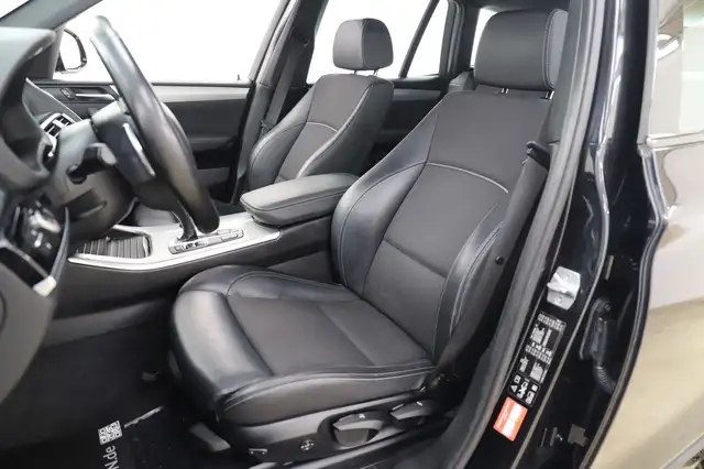 BMW X3 view 10