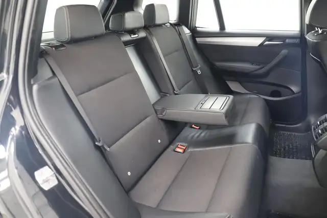BMW X3 view 12