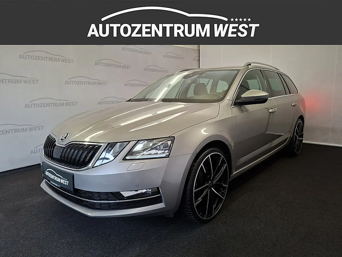 Skoda Octavia Combi 1,6 TDI Style Limited DSG Beige - 1