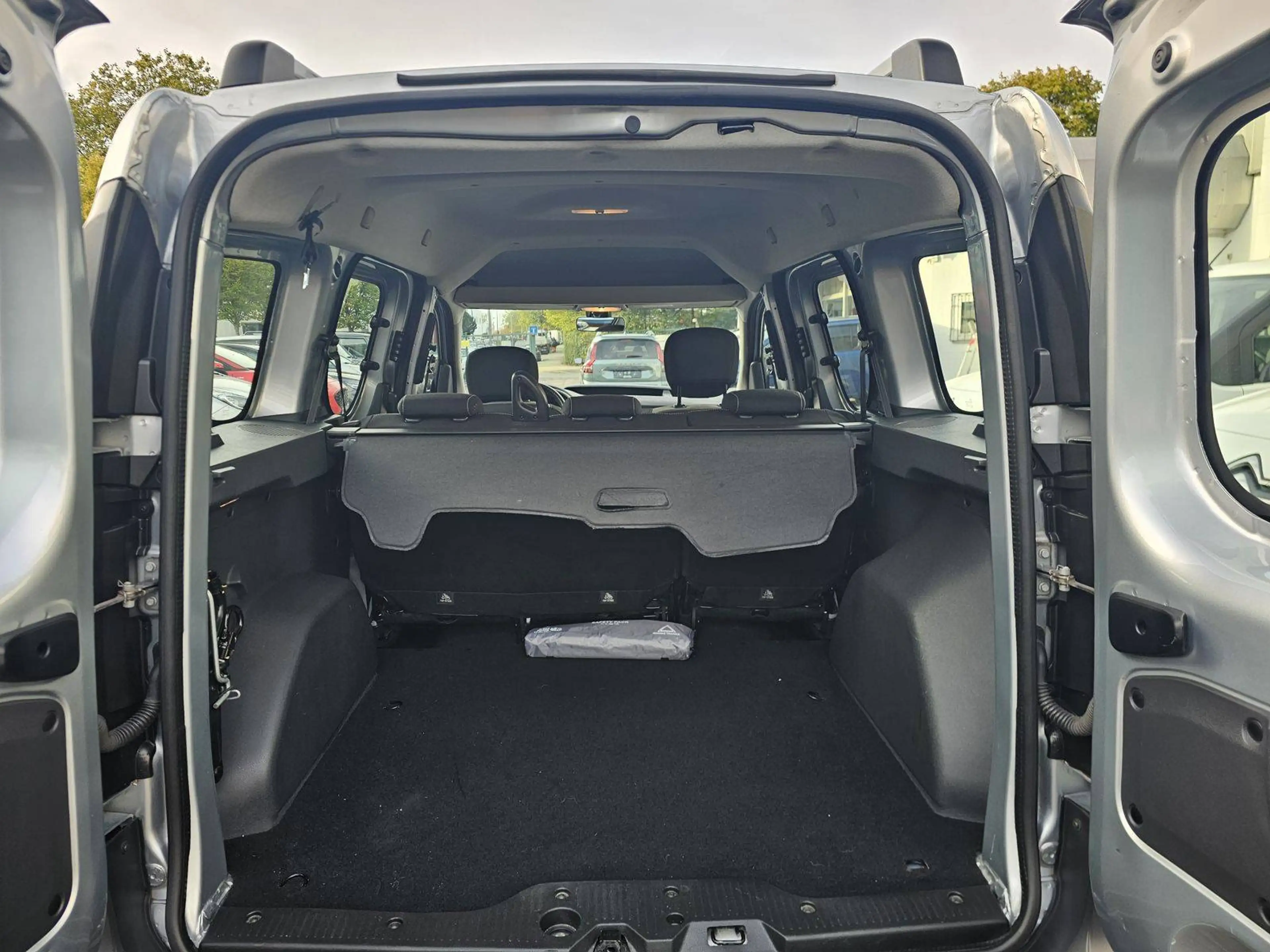 Dacia Dokker Stepway Navi+Cam/Klima/Sitzheizung — photo 14