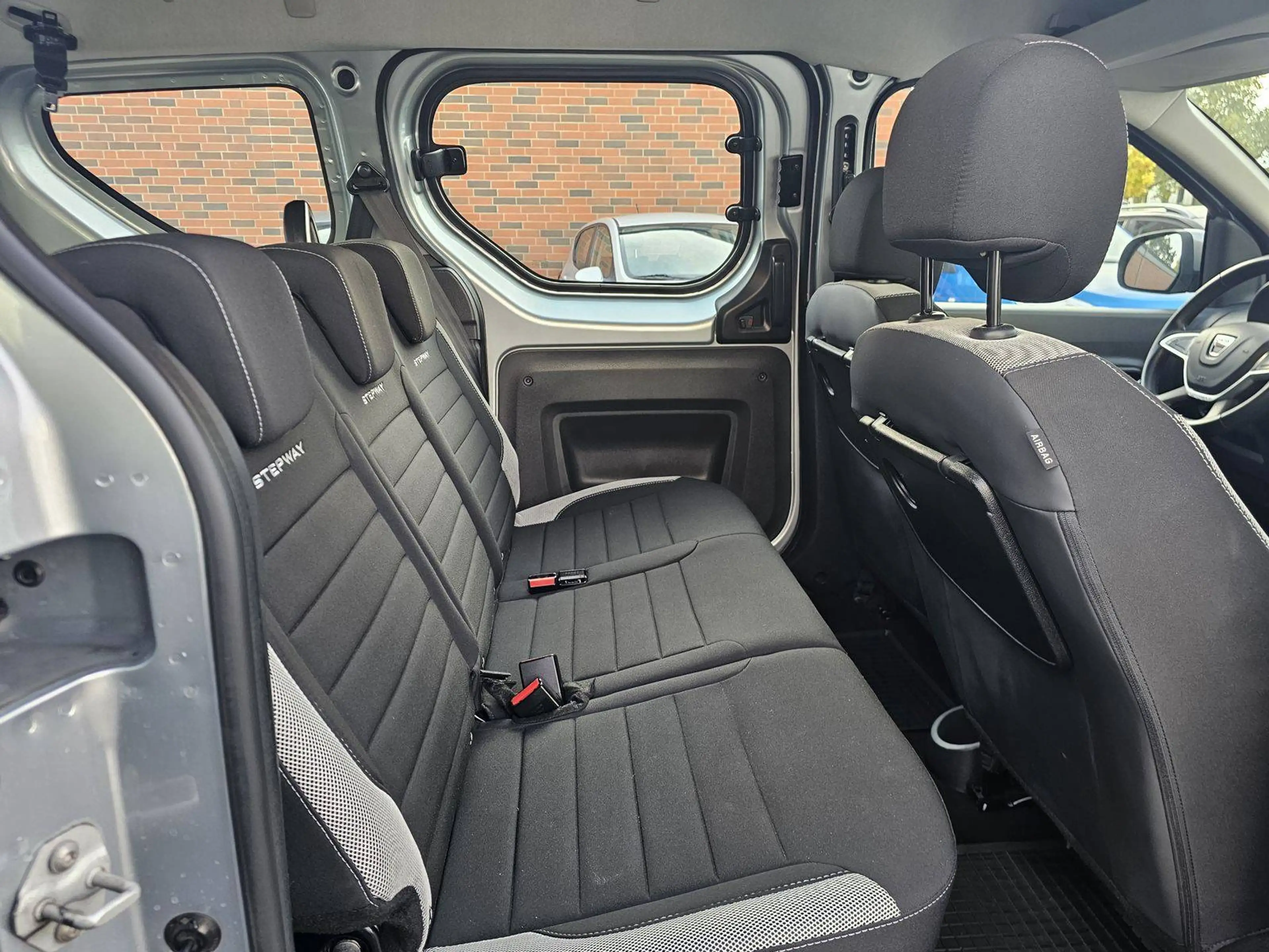Dacia Dokker Stepway Navi+Cam/Klima/Sitzheizung — photo 13