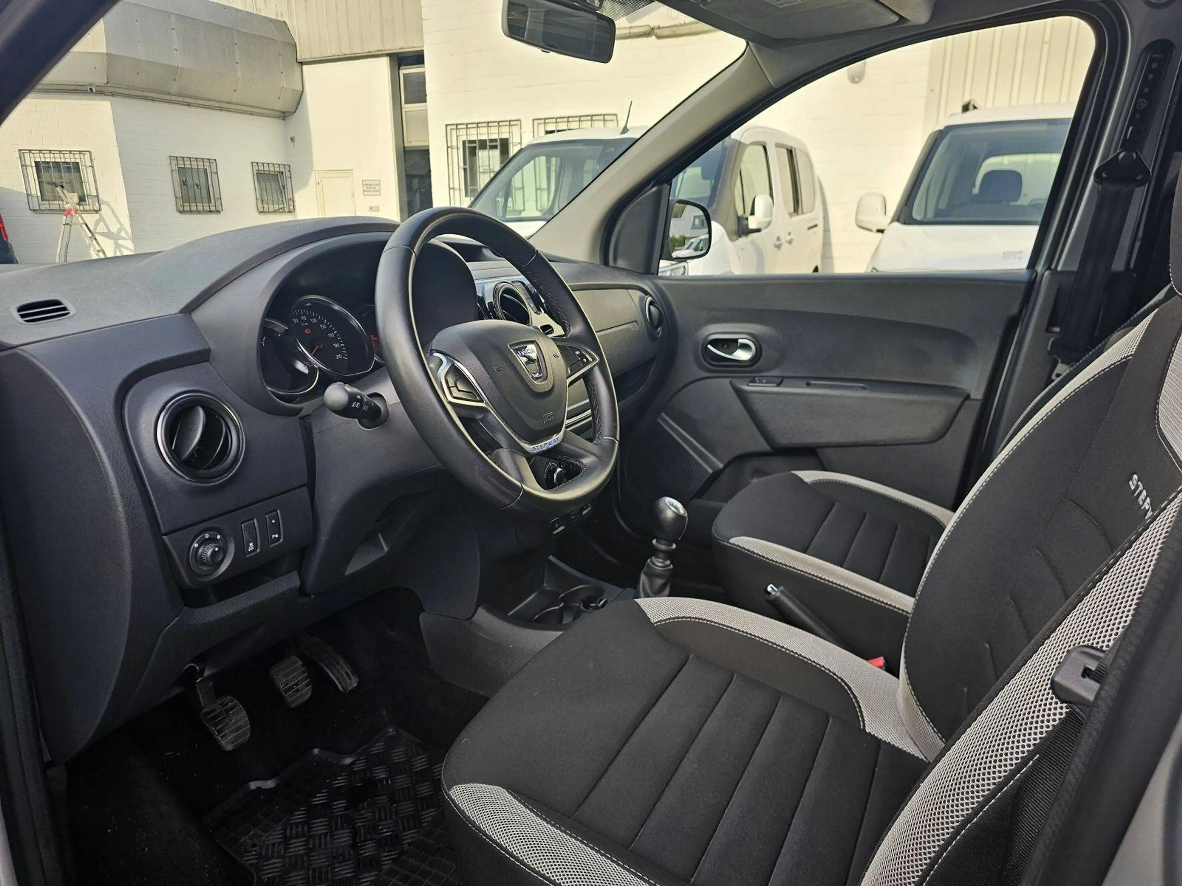 Dacia Dokker Stepway Navi+Cam/Klima/Sitzheizung — photo 11