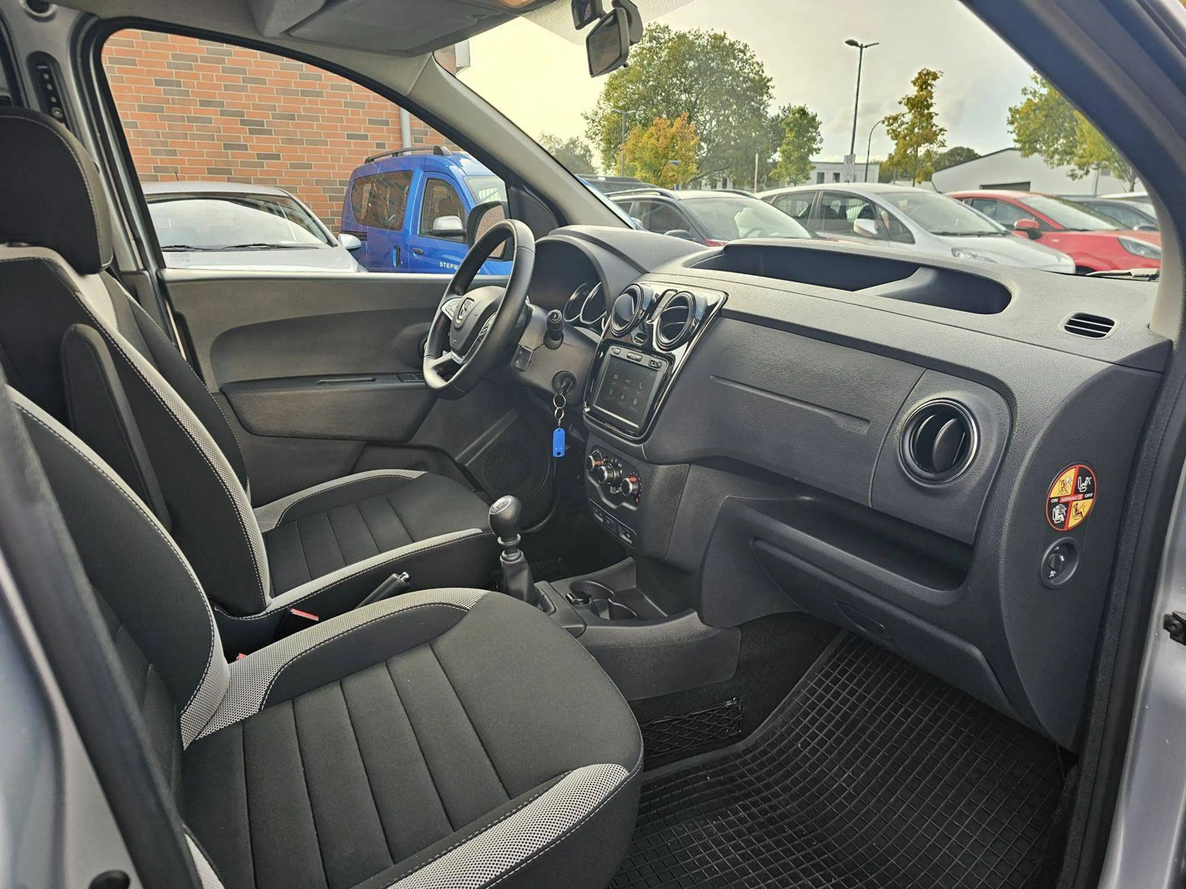 Dacia Dokker Stepway Navi+Cam/Klima/Sitzheizung — photo 4