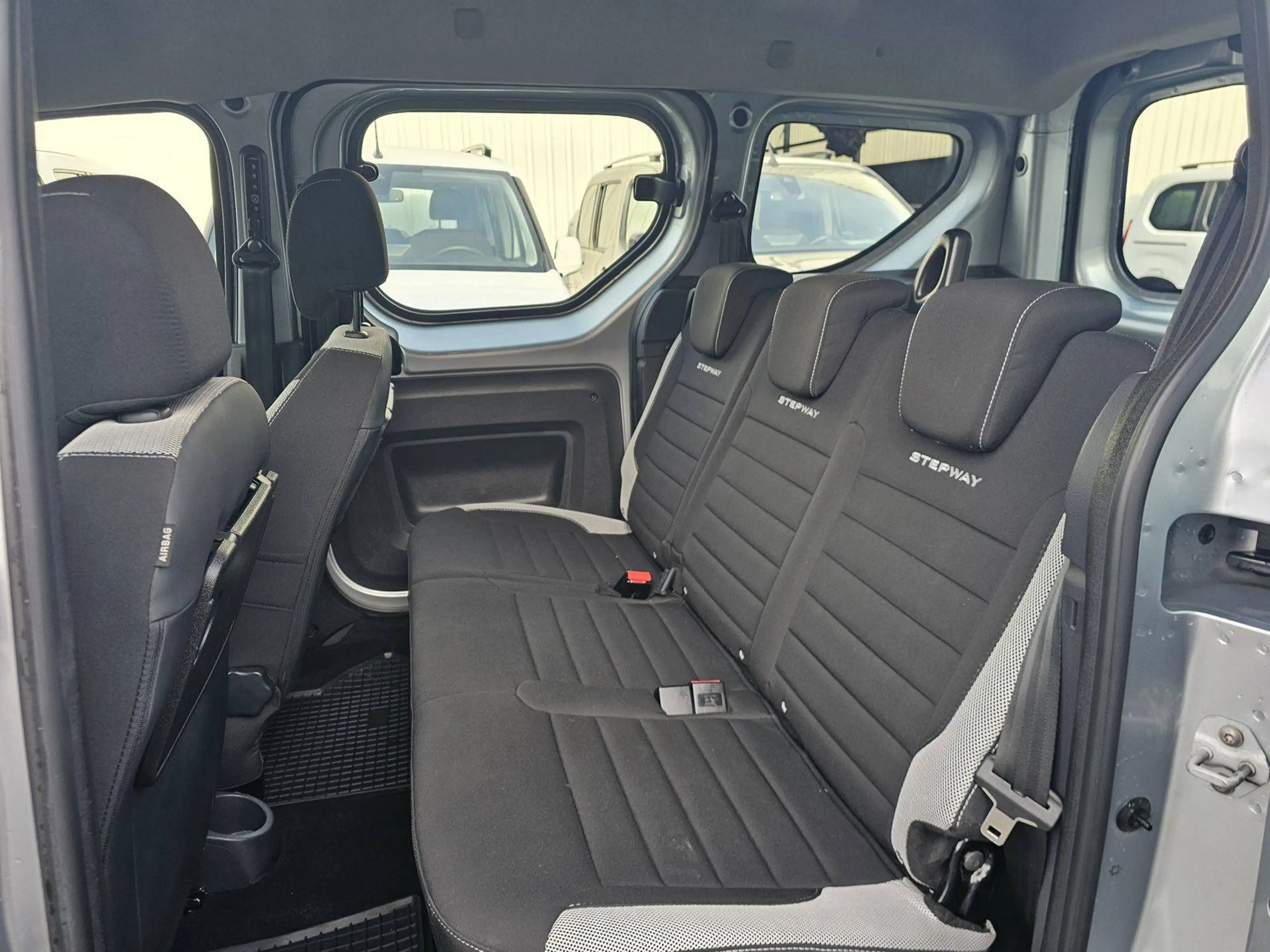 Dacia Dokker Stepway Navi+Cam/Klima/Sitzheizung — photo 12