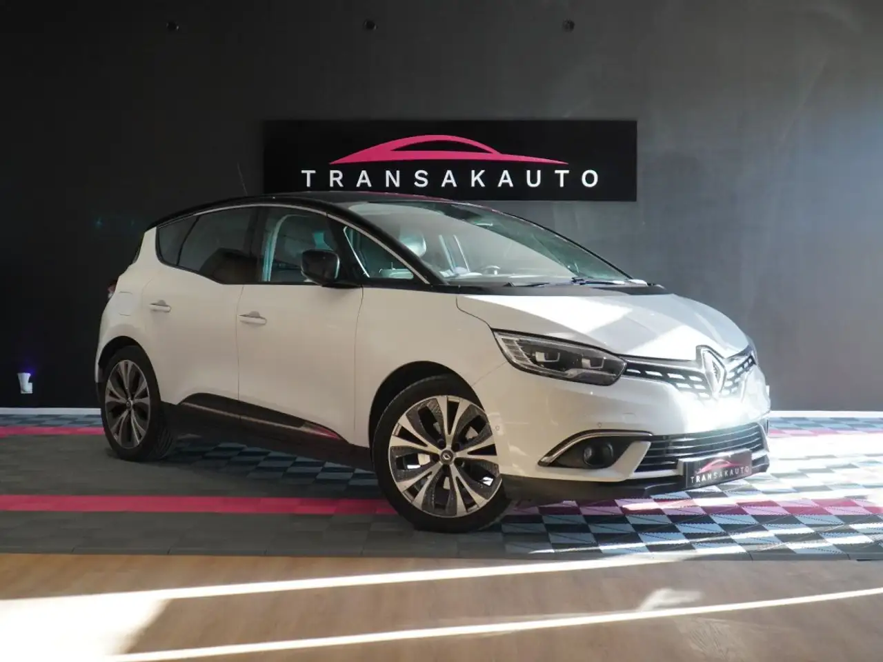 Renault Scenic IV TCe 140 Energy EDC Intens