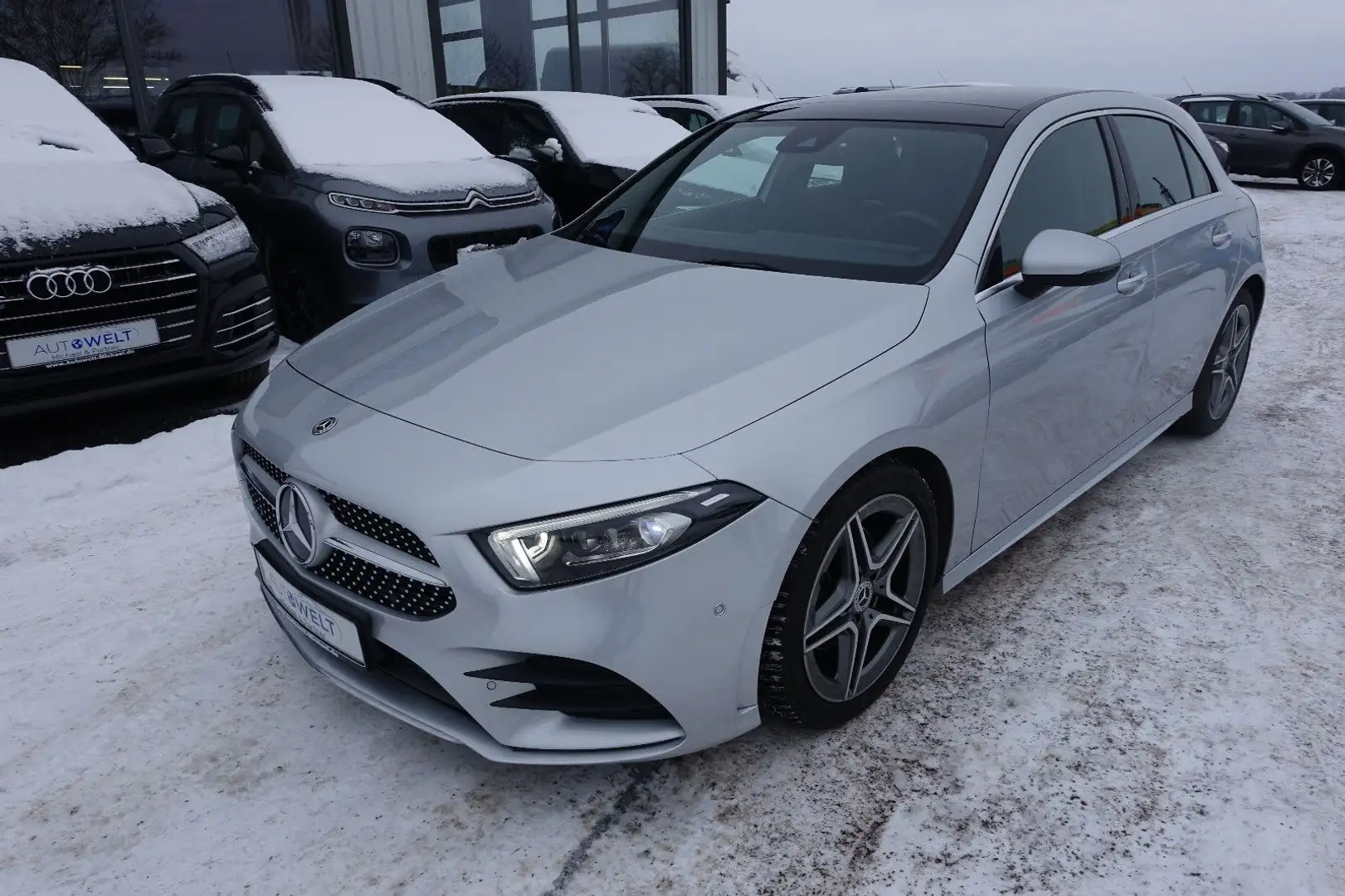 Mercedes-Benz A 180 d Aut. AMG KAM LED NAV SITZH PANORAMA 18' Argent - 2
