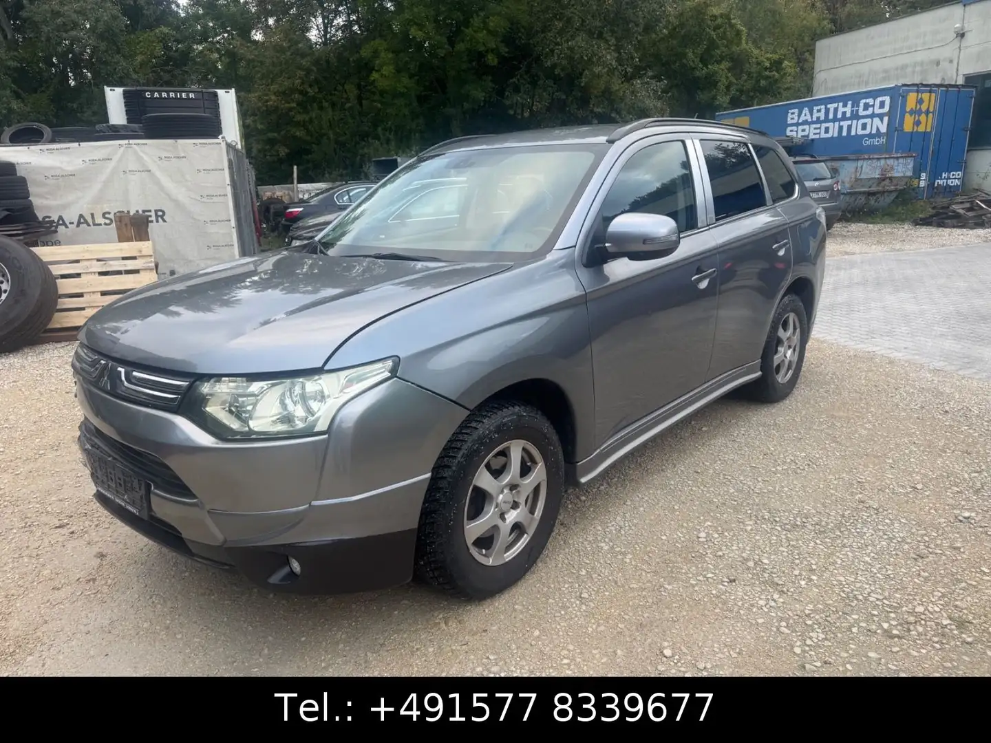 Mitsubishi Outlander ClearTec Invite 4WD Grau - 1