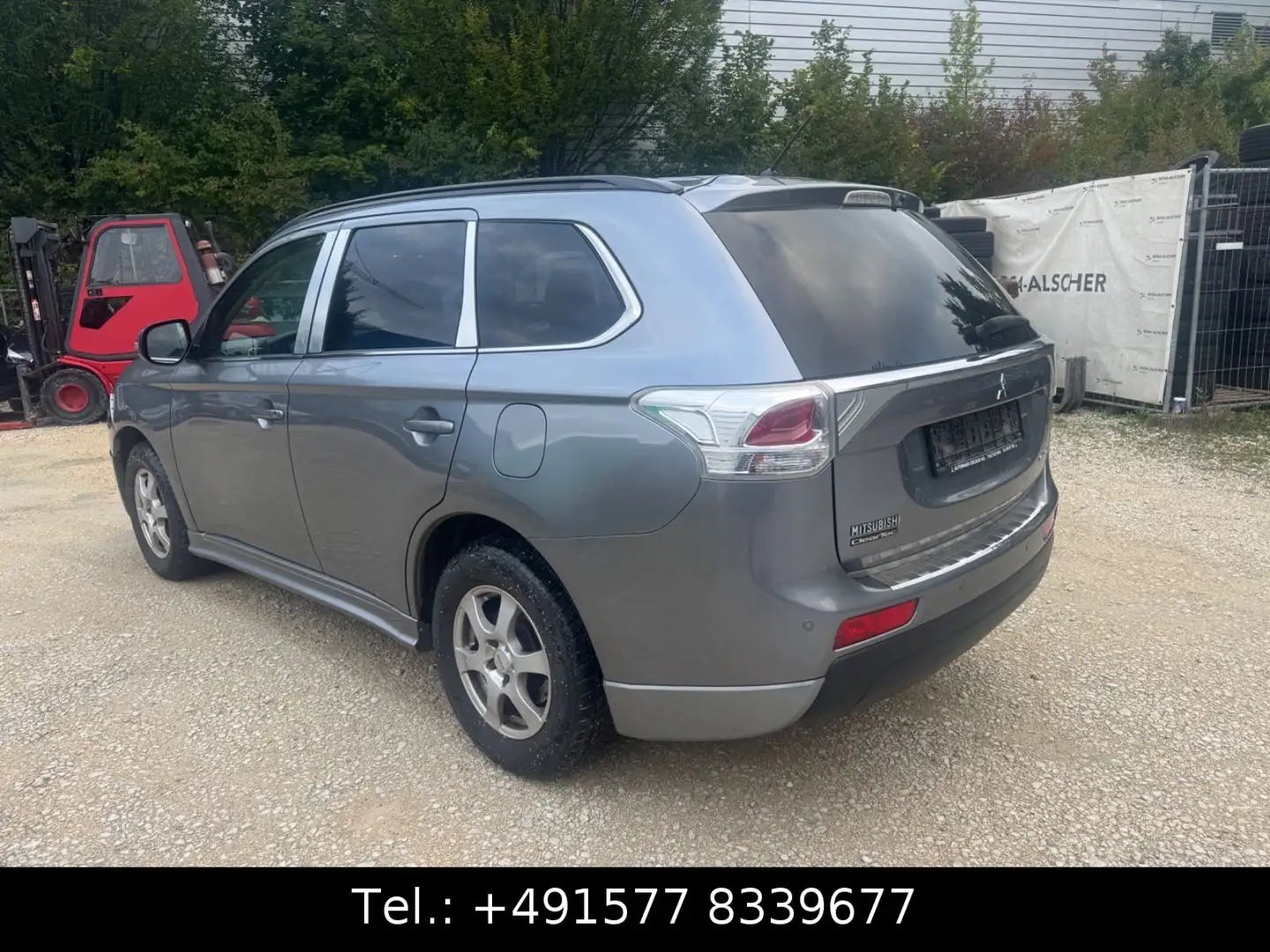 Mitsubishi Outlander ClearTec Invite 4WD Grau - 2