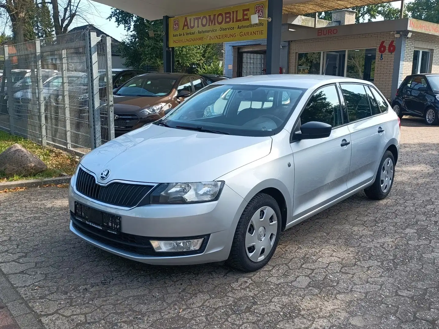 Skoda Rapid/Spaceback Spaceback Active Silber - 1