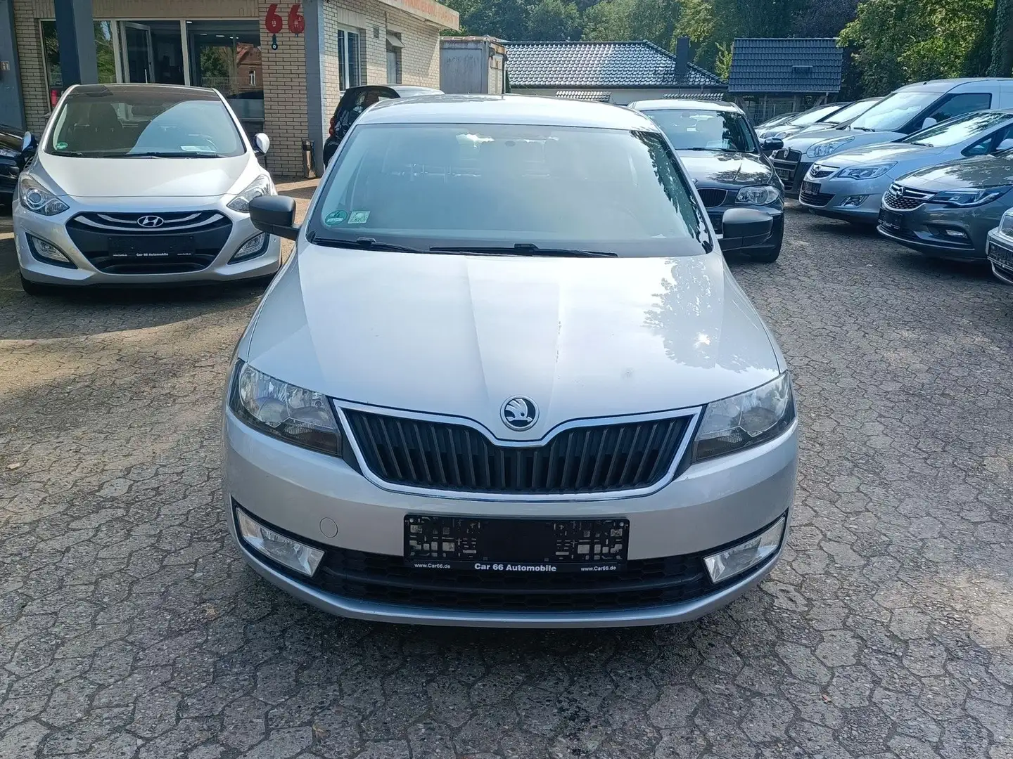 Skoda Rapid/Spaceback Spaceback Active Silber - 2