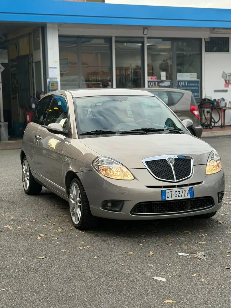 Lancia Ypsilon 1.3 mjt 16v New Oro (oro) - 2