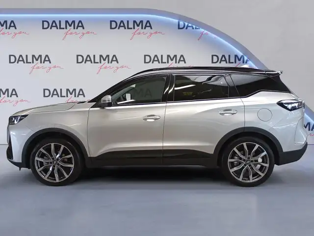 DR Automobiles DR6 view 2