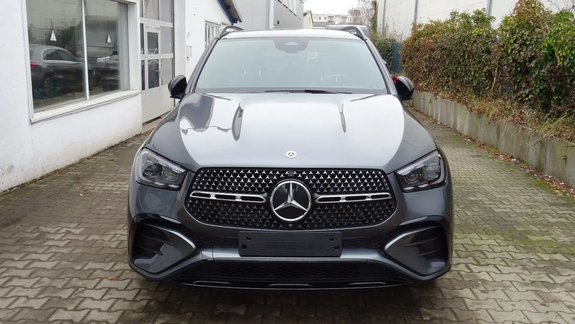 Mercedes-Benz GLE 450 d 4M AMG Line AHK+PANORAMA+Memory+360° Grau - 1