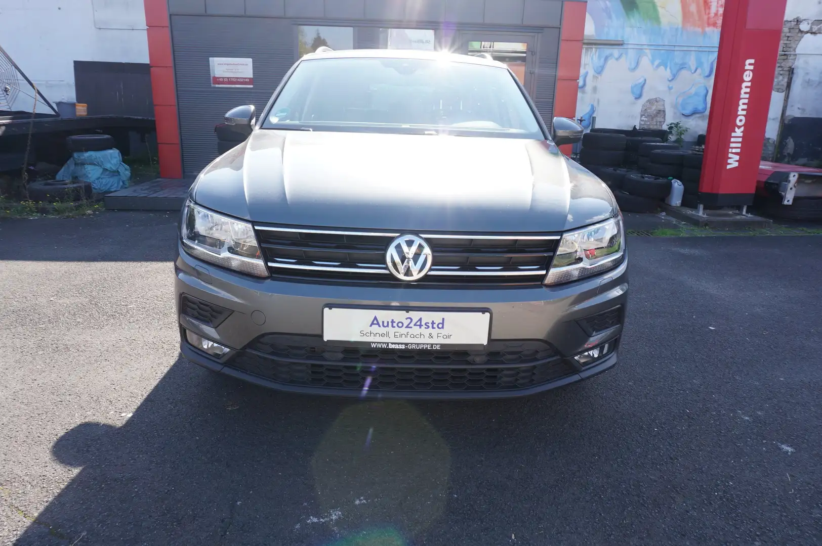 Volkswagen Tiguan Highline BMT/Start-Stopp 4Motion, 1Hand*Navi Grau - 1