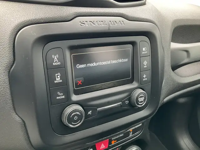 Jeep Renegade view 28