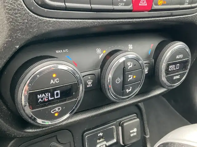 Jeep Renegade view 6