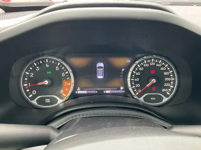 Jeep Renegade view 22