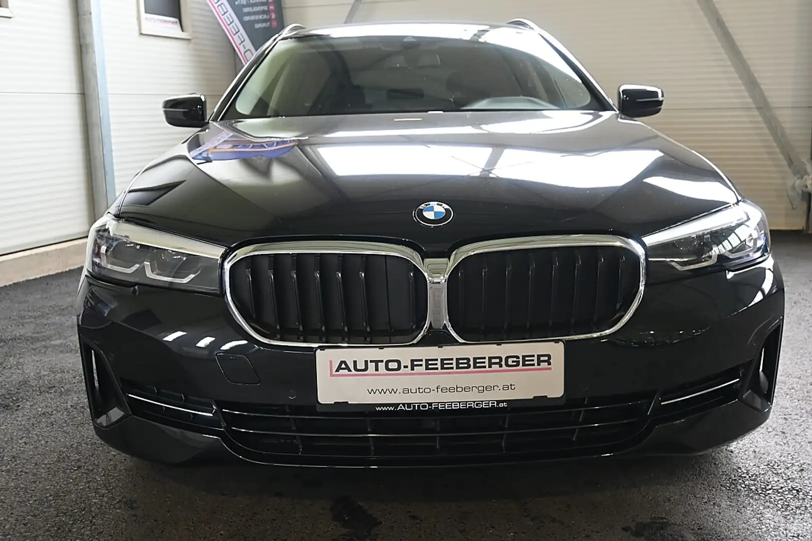 BMW 520 d 48 V Touring xDrive Aut.; AHK, Leder, Standhe... Schwarz - 2