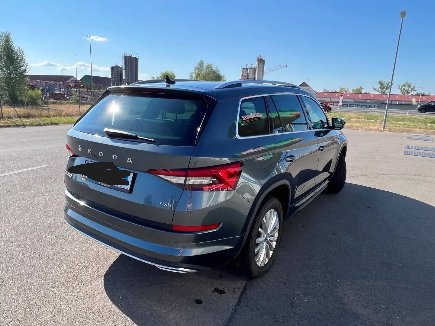 Skoda Kodiaq Kodiaq 2,0 TDI SCR 4x4 Style Limited DSG Style Limited Grau - 2