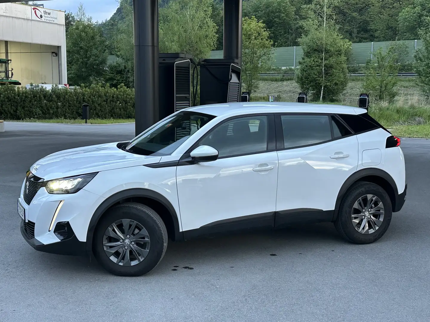 Peugeot 2008 *Active Pack*Rückfahrkamera*Sitzheizung*Tempomat* Weiß - 2