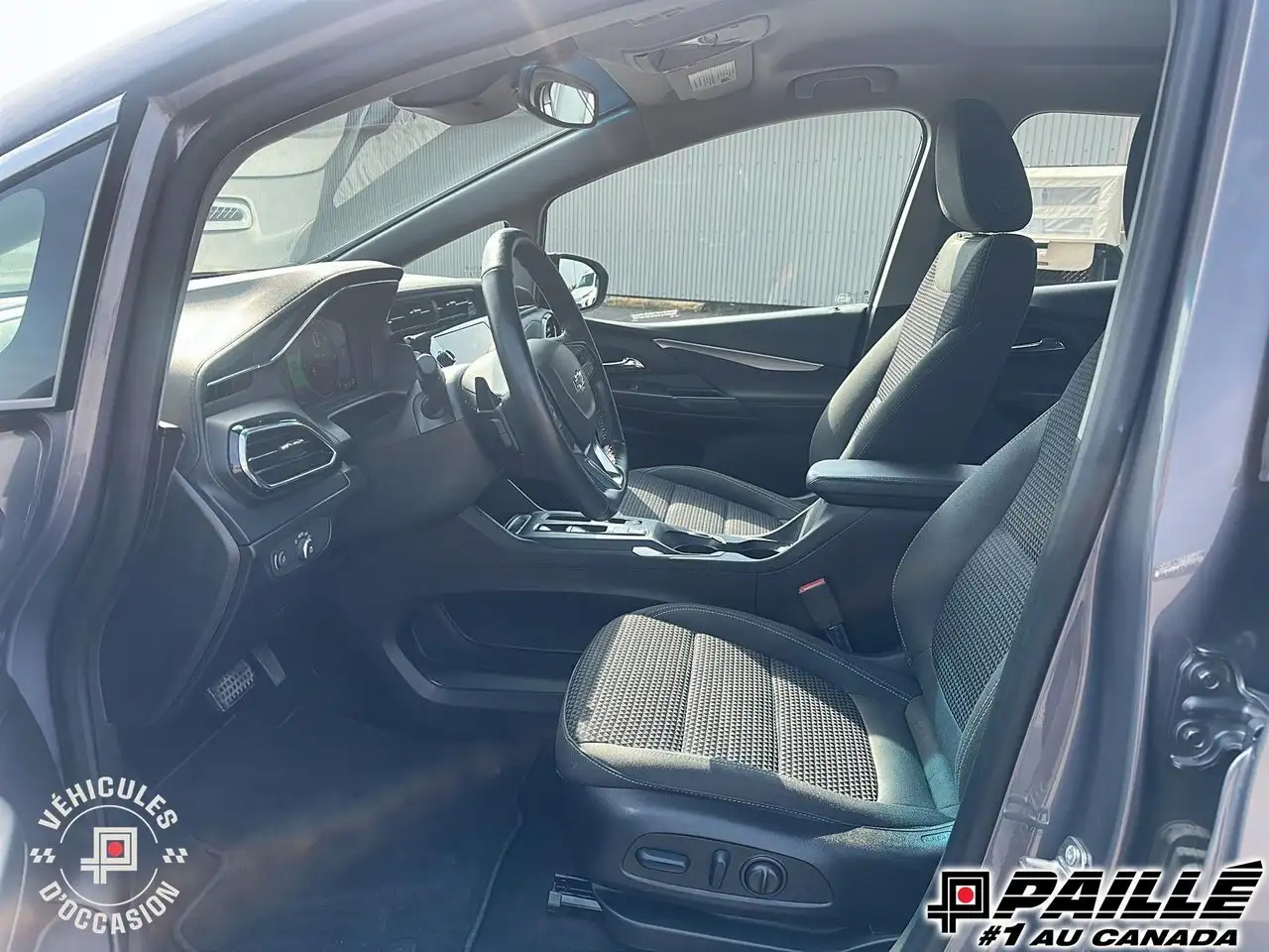 Chevrolet Bolt photo Chevrolet Bolt