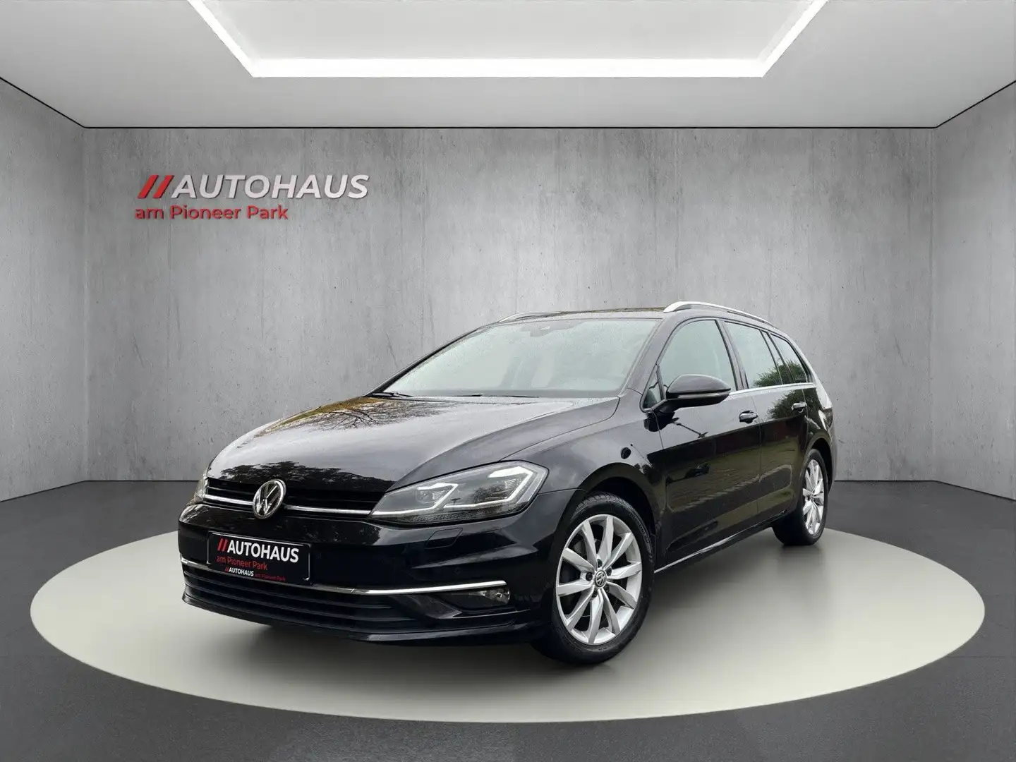 Volkswagen Golf Var Highline. 2.0TDI DSG-AHK.-Bussines-LED- Noir - 1