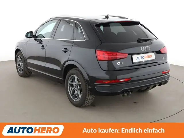 Audi Q3 view 4