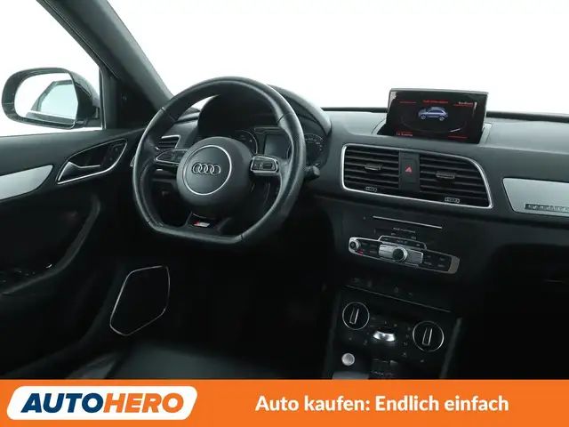 Audi Q3 view 13
