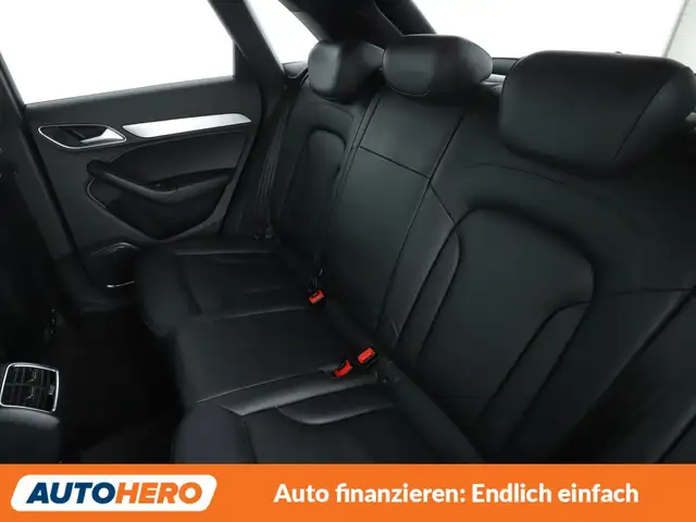Audi Q3 view 14