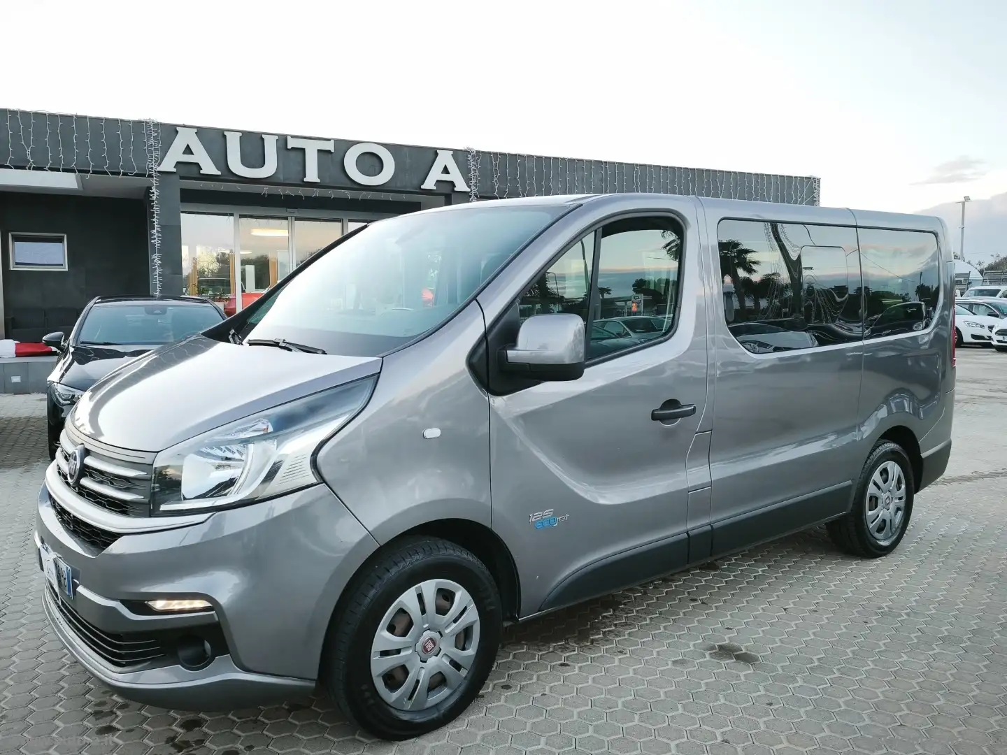Fiat Talento TALENTO 1.6 MJT 125 CV 9 POSTI Gris - 1