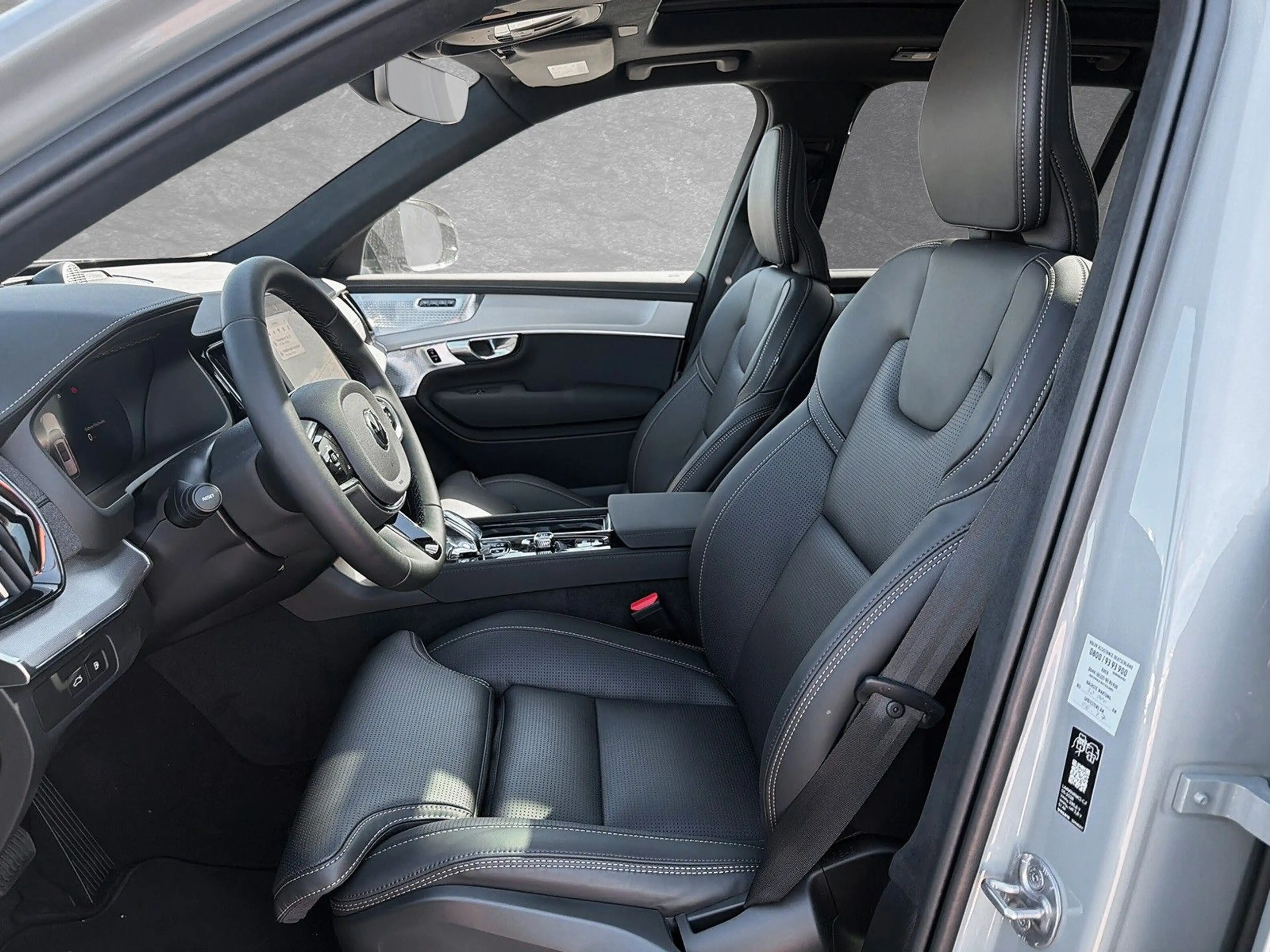 Volvo XC90 T8 AWD Black Edition Ultra 7-Sitzer AHK ACC — photo 3