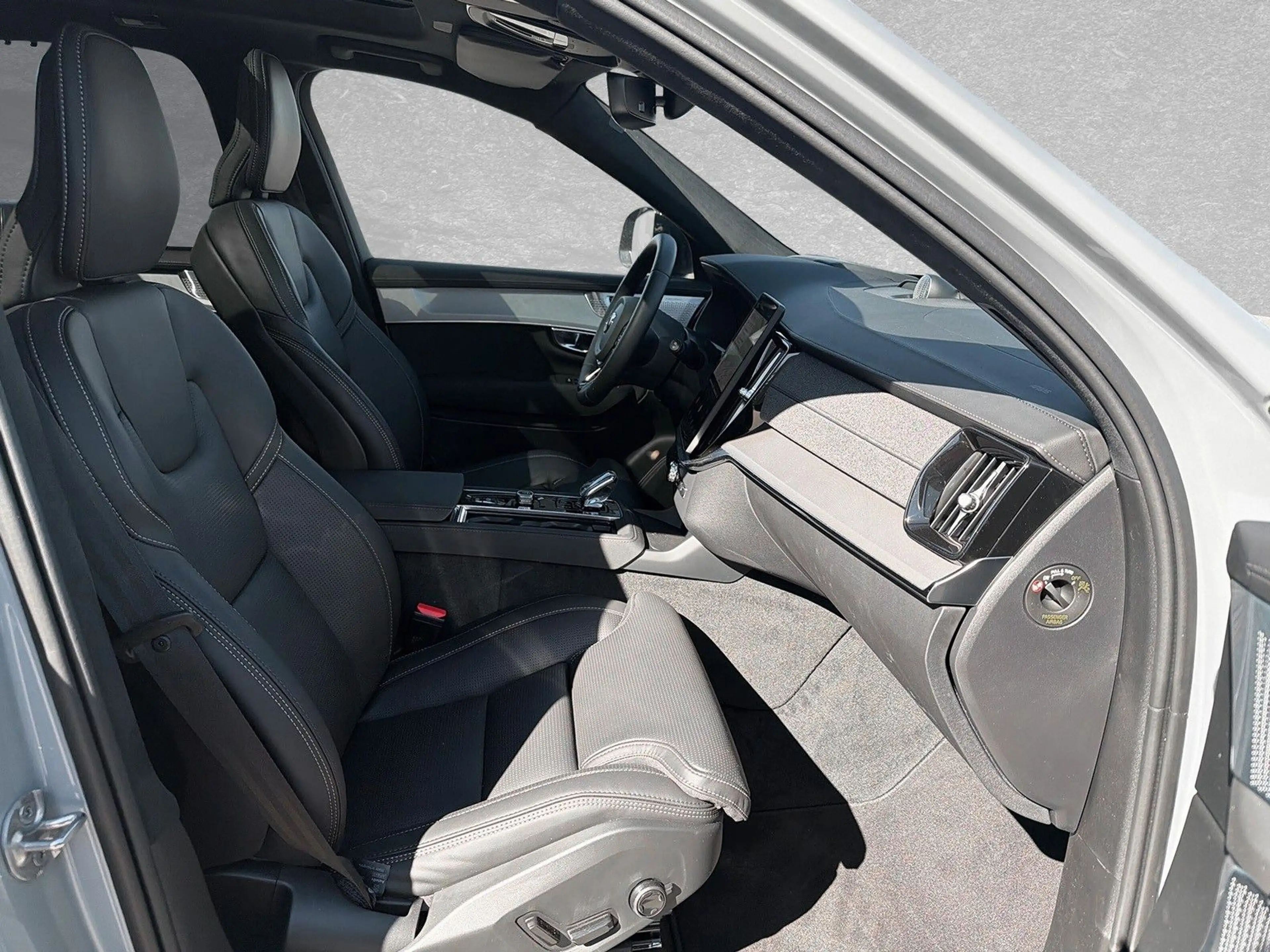 Volvo XC90 T8 AWD Black Edition Ultra 7-Sitzer AHK ACC — photo 4
