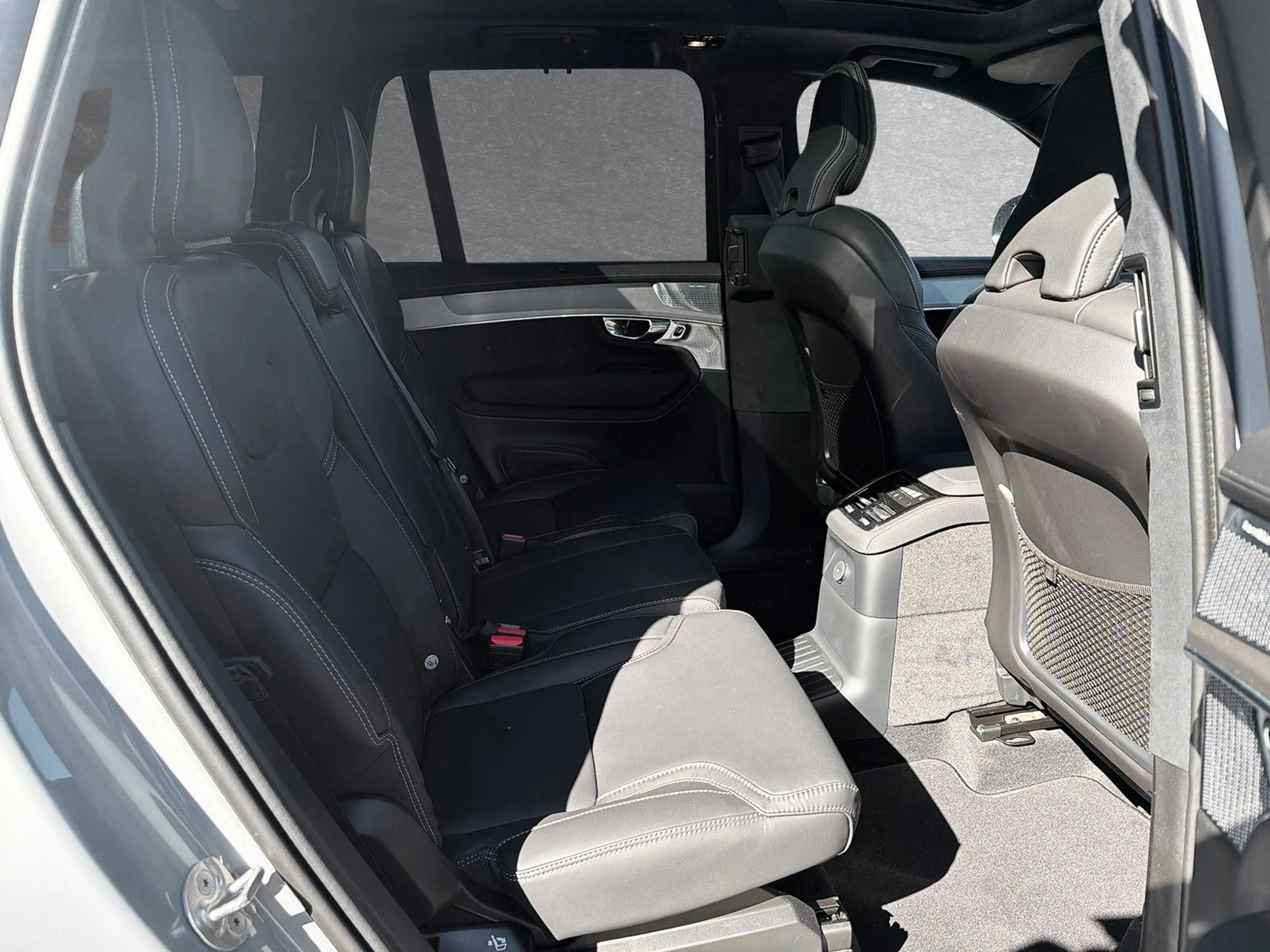 Volvo XC90 T8 AWD Black Edition Ultra 7-Sitzer AHK ACC — photo 5