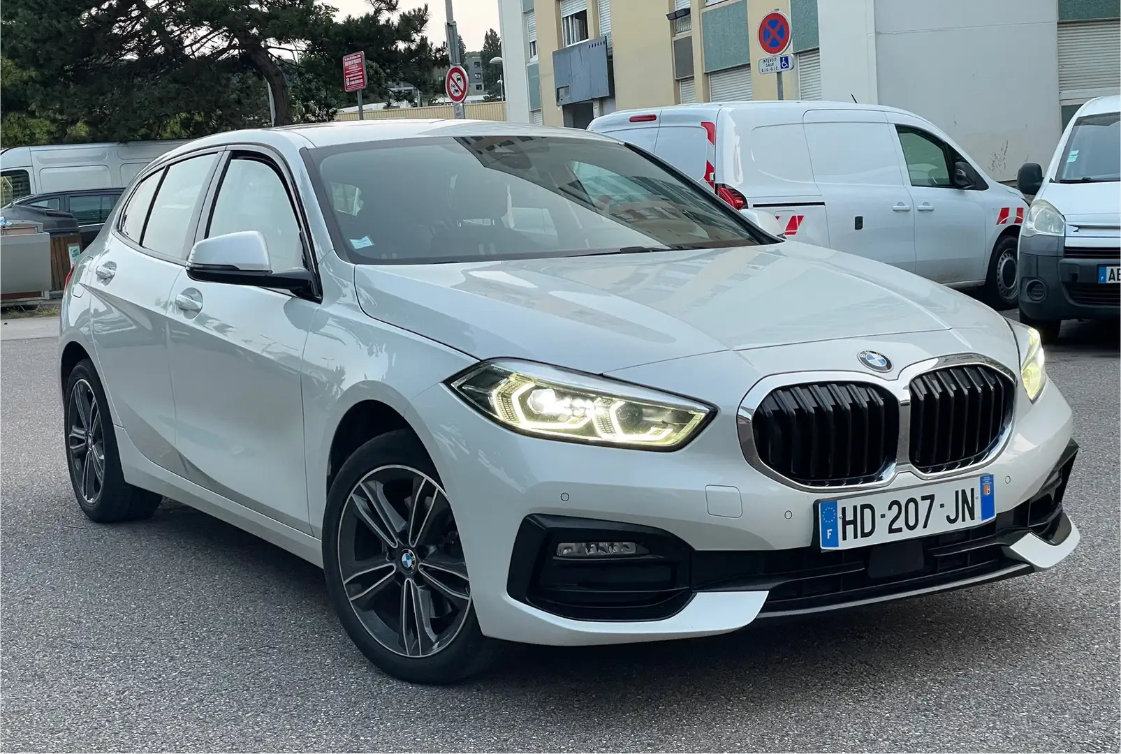 BMW 118 118i 140 ch DKG7 Business Design - 2