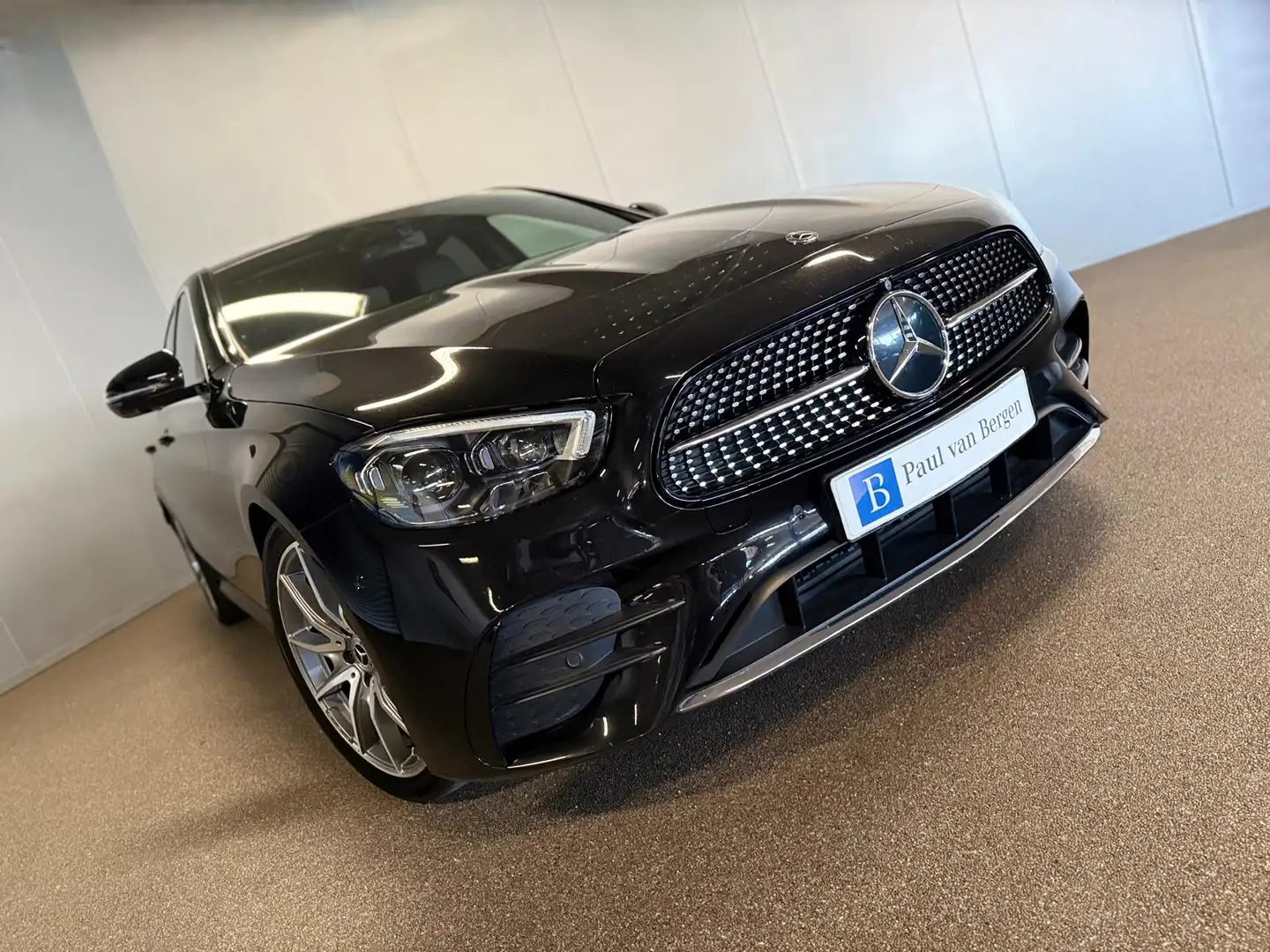 Mercedes-Benz E 220 220D AMG STYLING-FACELIFT-360 CAMERA-SFEERVERLICHT Noir - 2